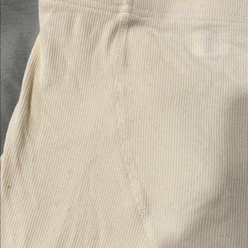 Prix Cardigan and Cream Shorts Set - Picture 5 of 5